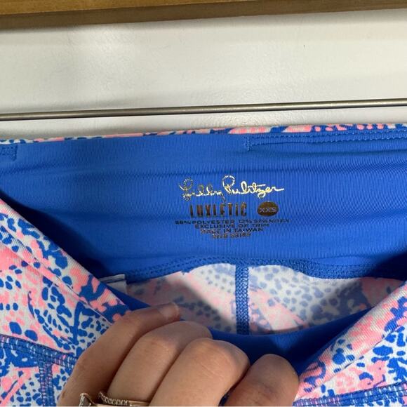 Lilly Pulitzer Luxletic Maybe Gator Pink Blue Mid Rise Pocket Leggings Size XXS - Picture 3 of 6